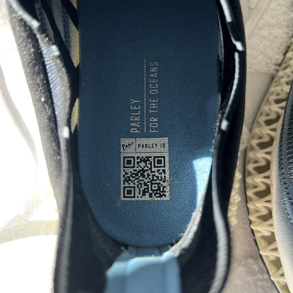 Adidas Parley X 4DFWD Shadow Navy White Running Shoes Men's Size 10. - Picture 10 of 11